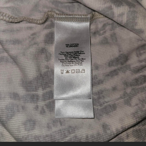 Eddie Bauer Beige and Cream Tank Top - Picture 3 of 3